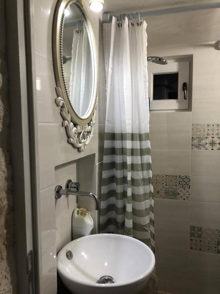 Trullo Dell' Edera Con Piscina Privata Daire Alberobello Dış mekan fotoğraf